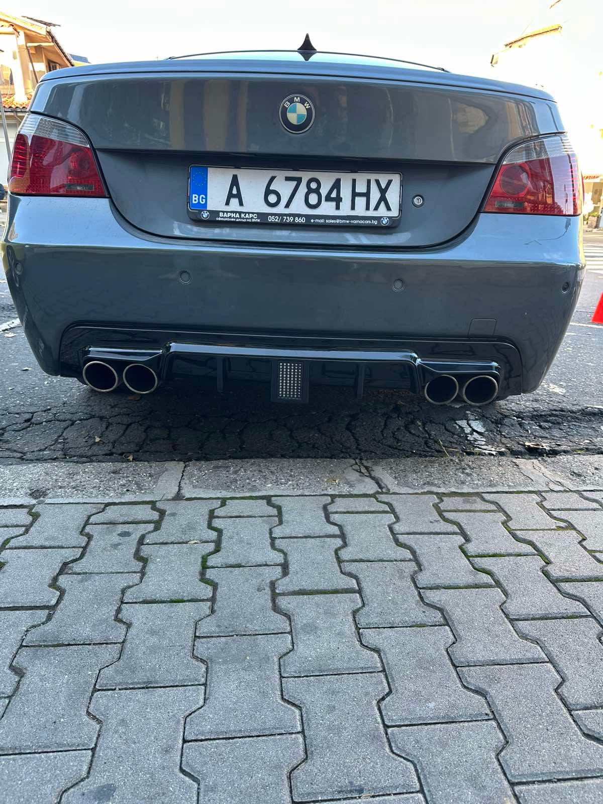 Оребрен Дифузьор с Ф1 стоп за BMW E60 E61 Двойни изходи